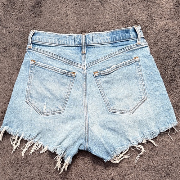 A&F Curve Love 90’s Relaxed Cutoff Short High Rise - Picture 5 of 6